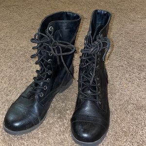 Combat boots